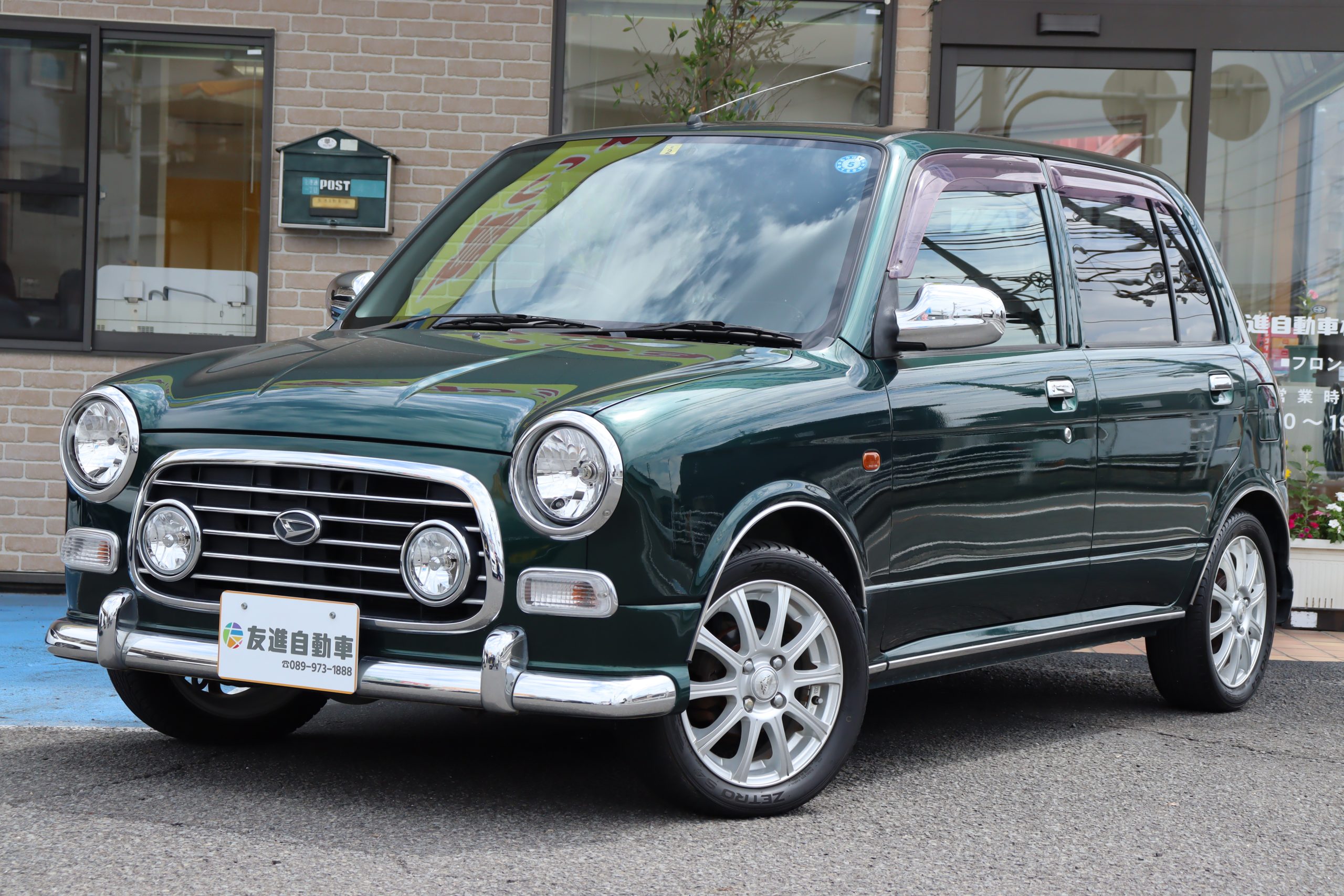 ダイハツ ミラジーノ ミニライトスペシャルの中古車です。