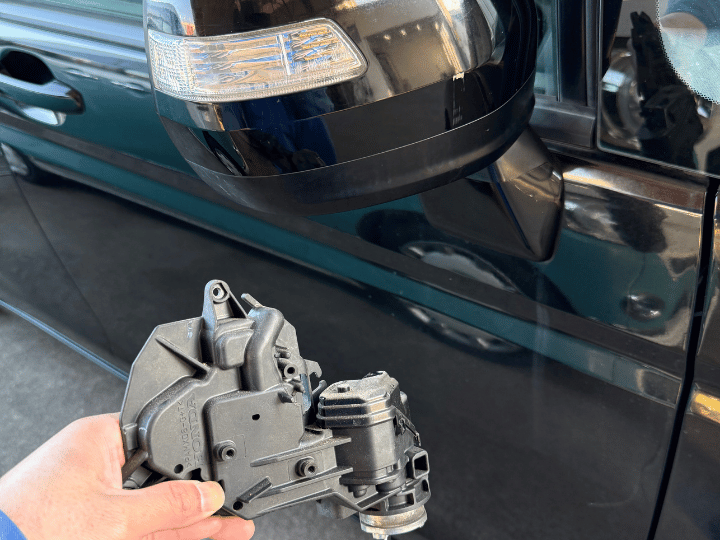 ホンダ ステップワゴン ドアミラー修理